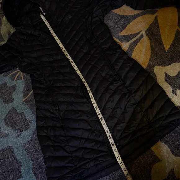 NO ZIP Mountain Hardware S Women’s Black Down Winter Puffer Jacket - Picture 7 of 10